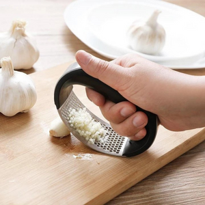 Handy Garlic Crusher™