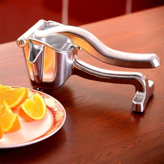 Manual Instant Fruit Juicer™
