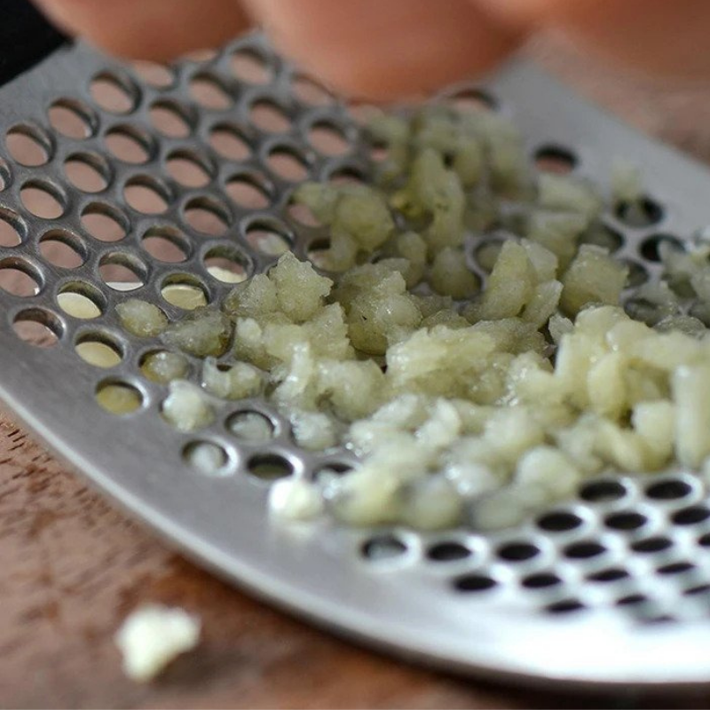 Handy Garlic Crusher™
